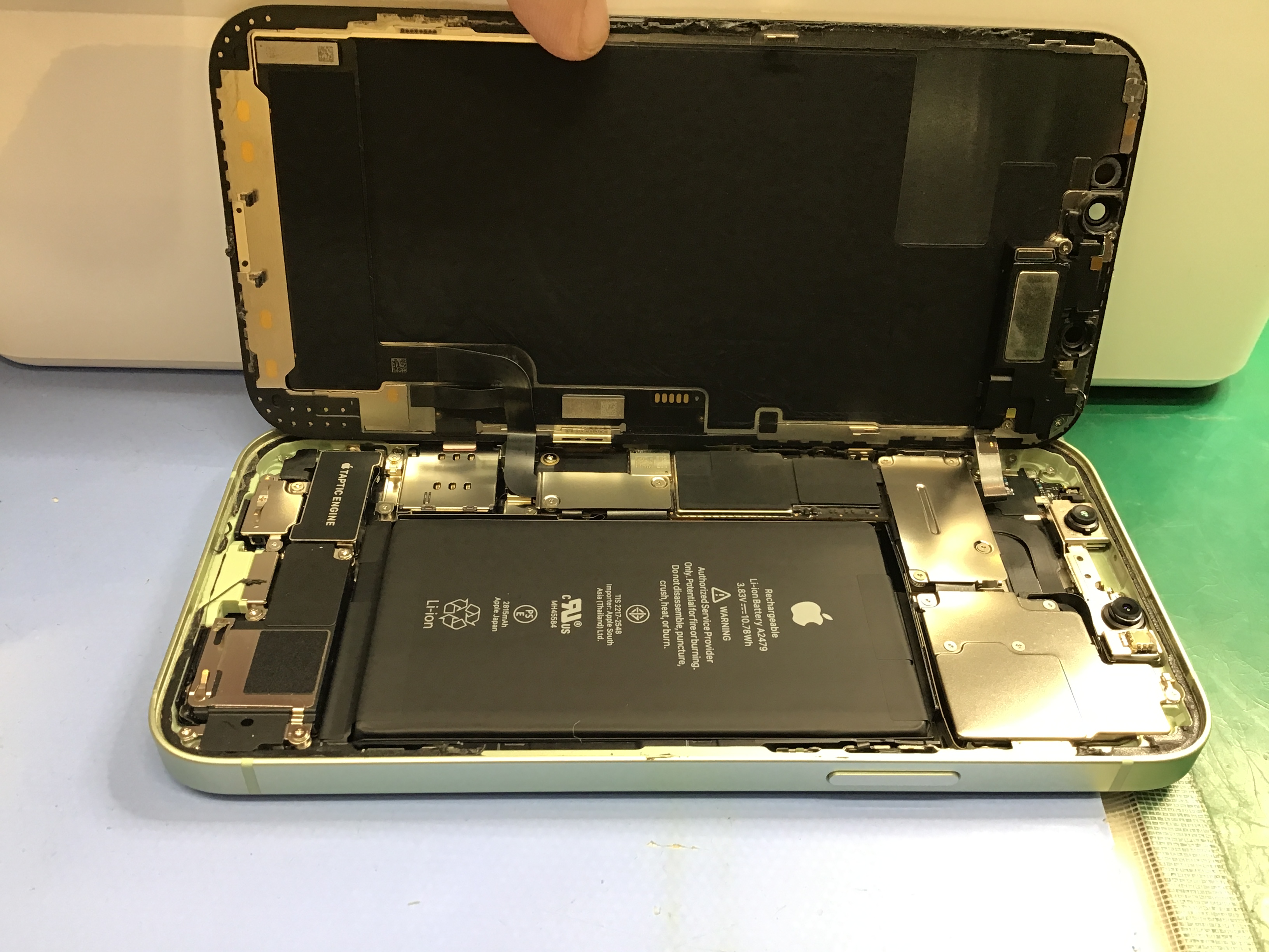 iPhone12のバッテリー交換は、データそのまま・即日修理のスマホ修理工房京王聖蹟桜ヶ丘ショッピングセンターB館店へ！